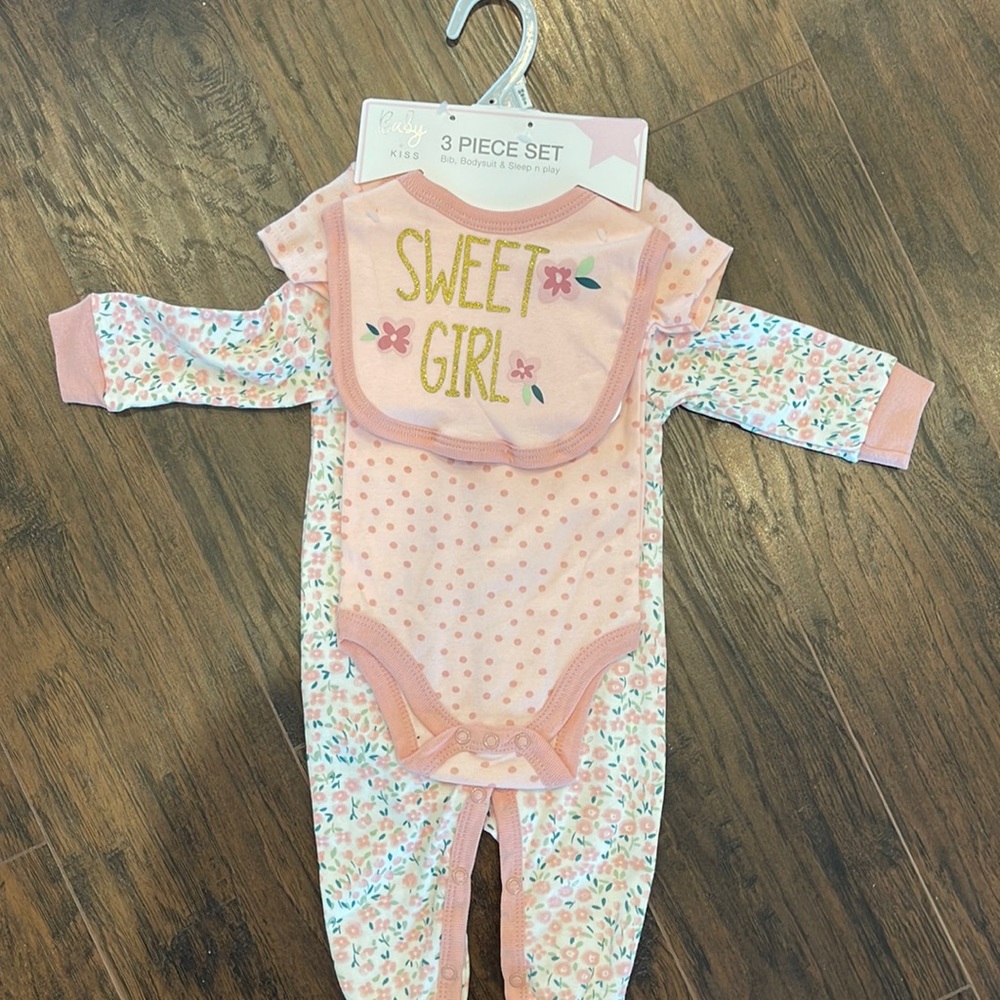 NWT 3 piece set - bodysuit, pajama, and bib